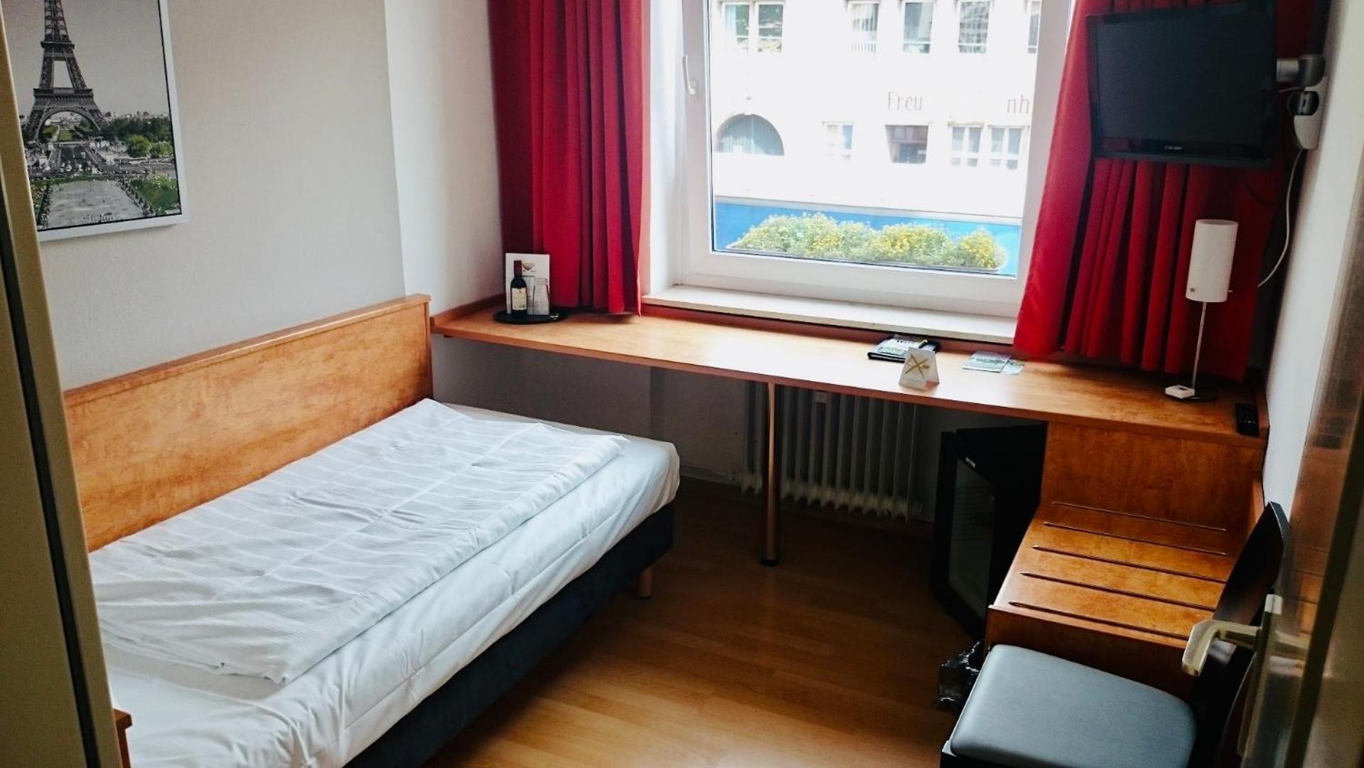 Hotel Novostar كاسيل المظهر الخارجي الصورة
